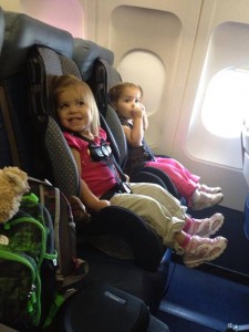 fbfan laurinda oliver twins FF on plane