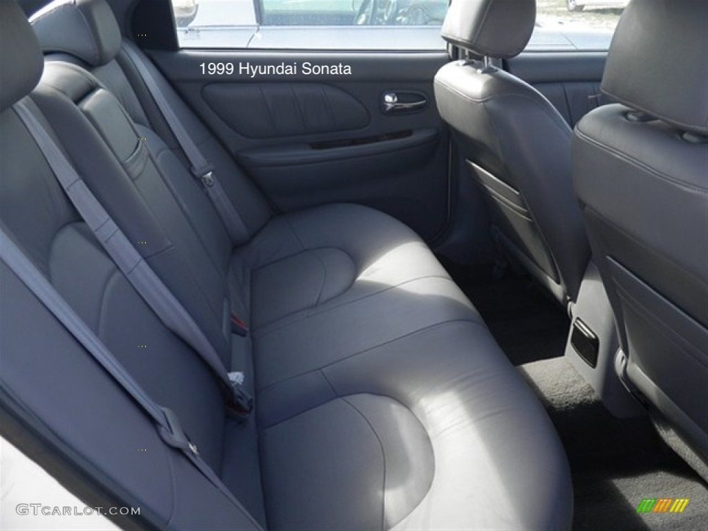 Hyundai sonata 2025 3 car seats